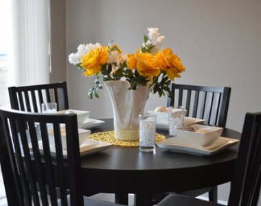 Ako si vybrať ten správny jedálensky stôl?