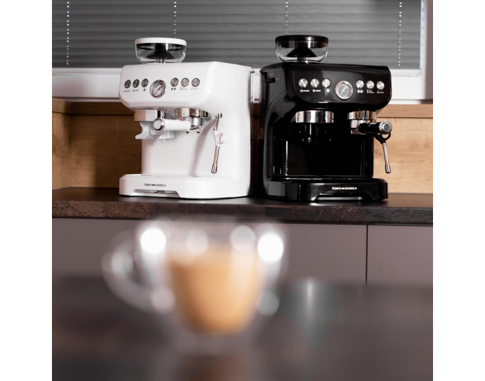 Pákový kávovar Berny - čierna / strieborná