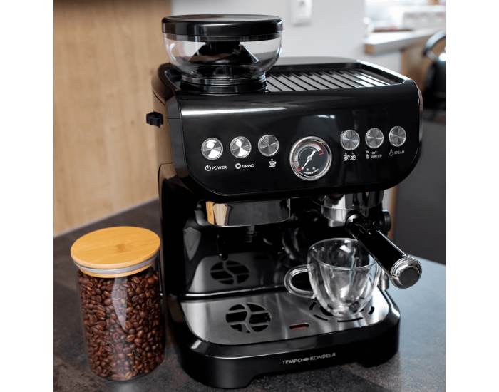 Pákový kávovar Berny - čierna / strieborná