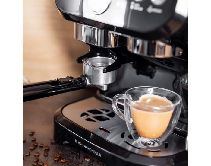 Pákový kávovar Berny - čierna / strieborná