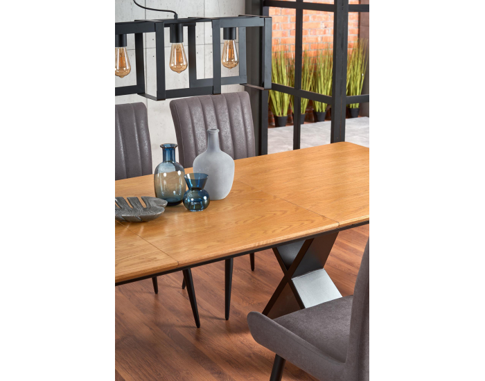 Rozkladací jedálenský stôl Chandler - dub prírodný / čierna