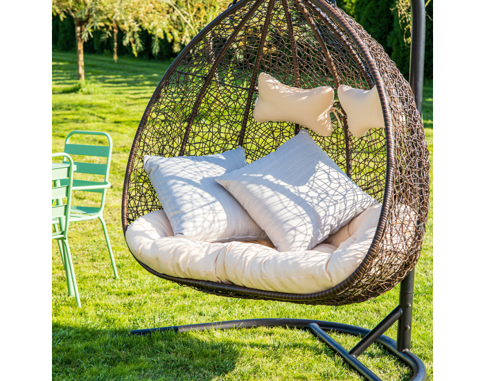 Závesné hojdacie kreslo Cuban - zlatohnedý ratan / béžové podušky