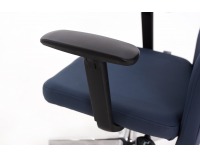 Kancelárska stolička s podrúčkami Timi Plus - tmavomodrá / chróm