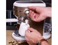 Pákový kávovar Trevor - zlatá / biela / strieborná